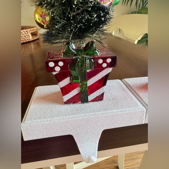 Pair of mini tree stocking hangers - Picture 6 of 8